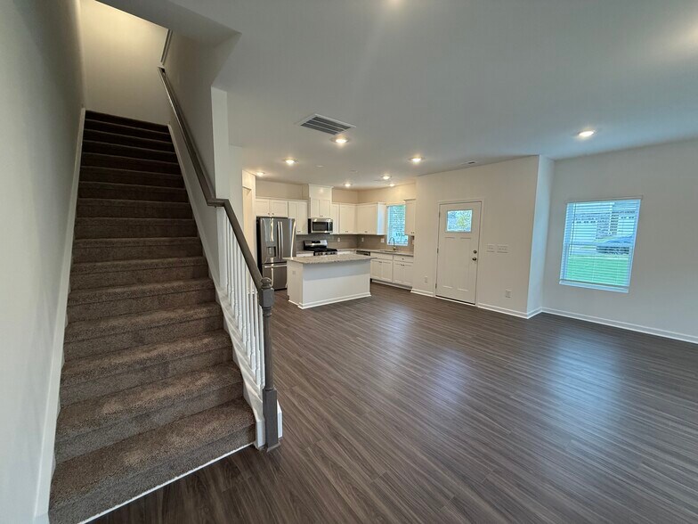 Building Photo - 3238 Lilac Grove Dr