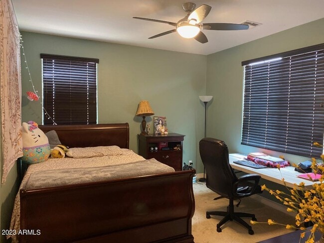 Building Photo - 2757 E Powell Way