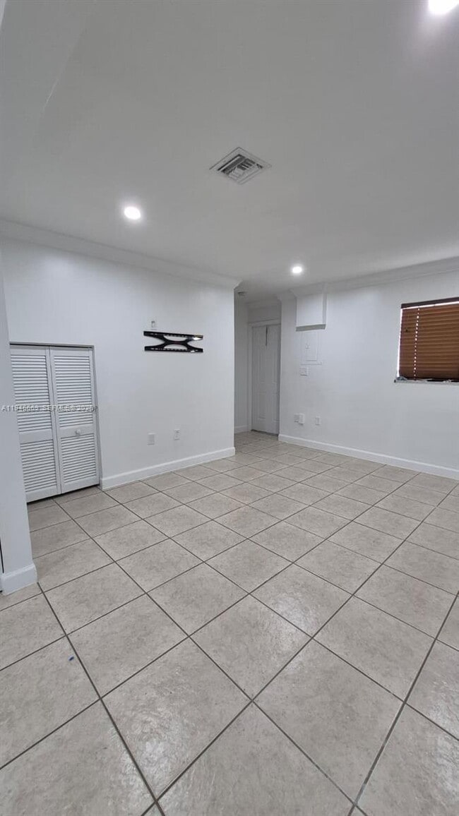 Building Photo - 8531 SW 109th Ave