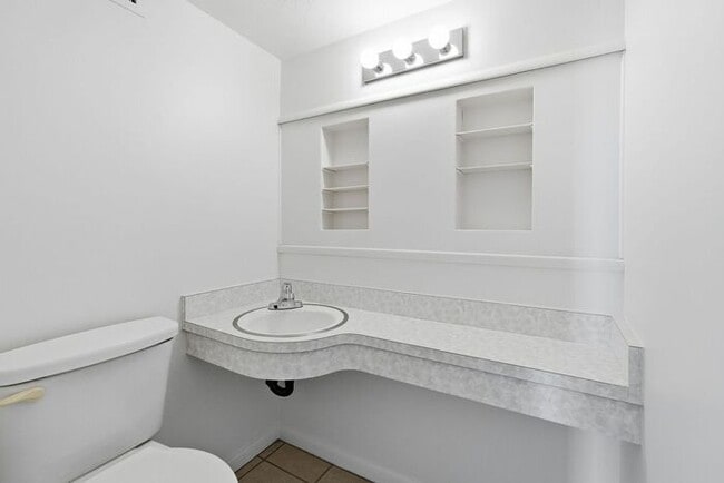 Building Photo - 2235 E Camino el Ganado