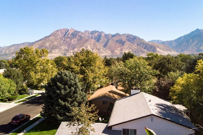 Building Photo - 1416 S Hollow Dale Dr