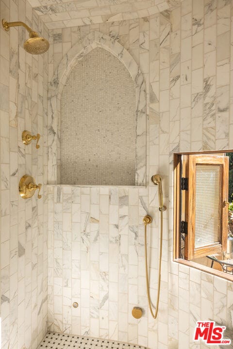 Building Photo - 8978 Wonderland Ave