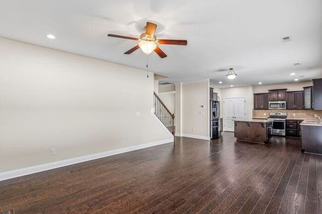 Building Photo - 5 Bedrooms in the heart of Summerfield!