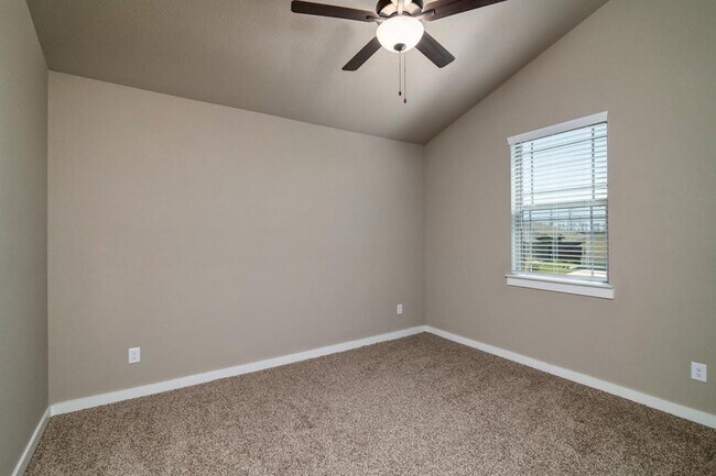 Building Photo - 646 Fallow Dr