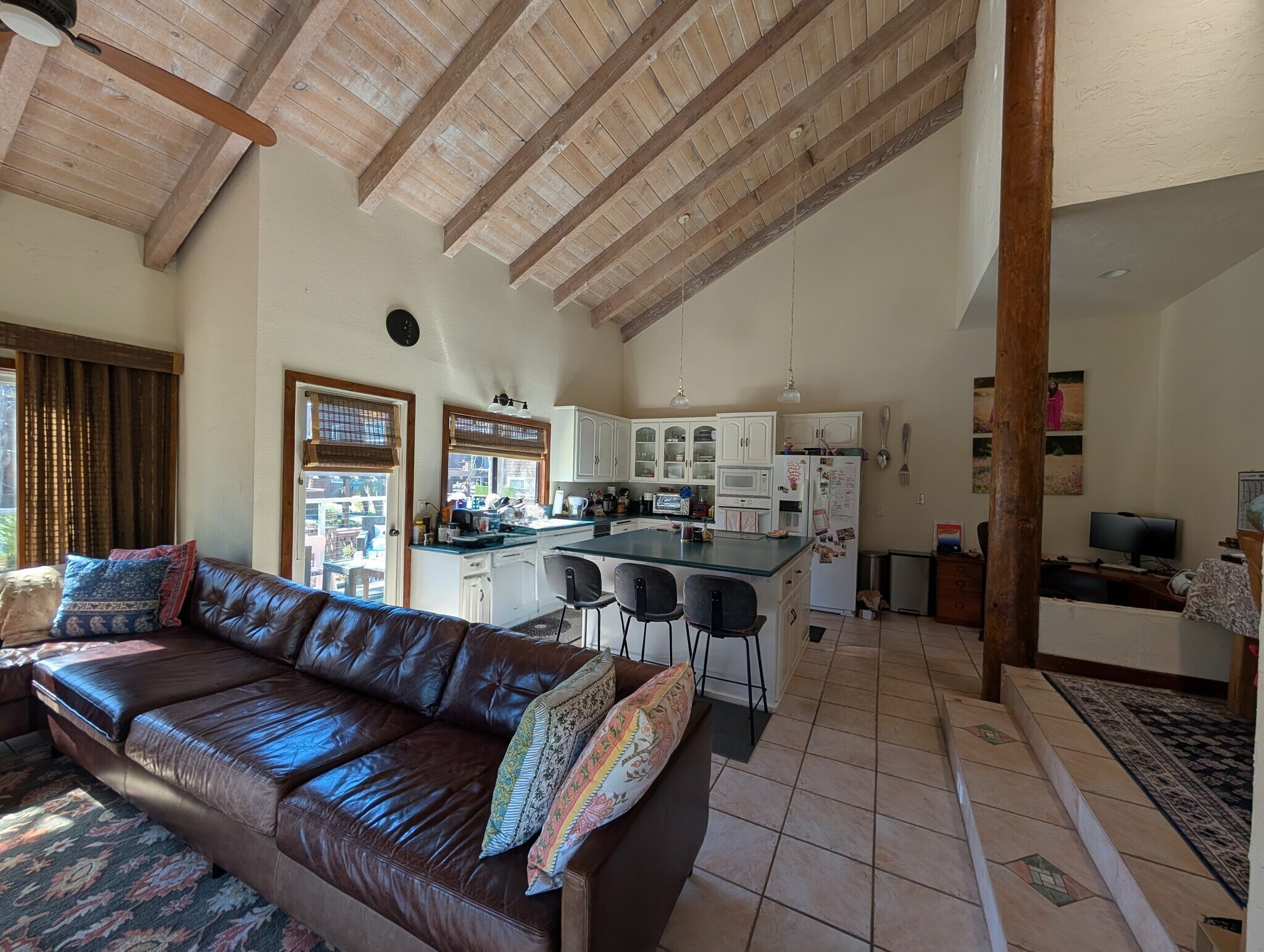 Building Photo - 245 S Helix Ave