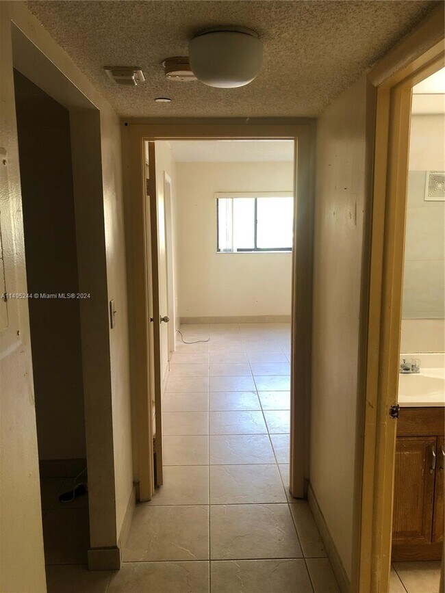 Building Photo - 8730 SW 133rd Avenue Rd