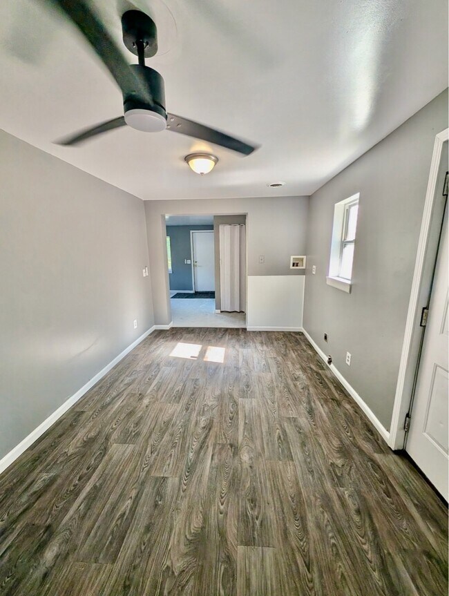 Building Photo - 3909 W Kearsley St