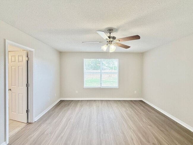 Building Photo - 4530 Chantilly Way