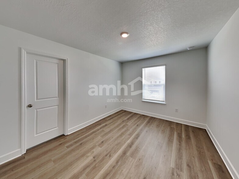 Building Photo - 37749 Dusty Saddle Ln