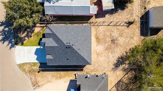 Building Photo - 14 Nominee St