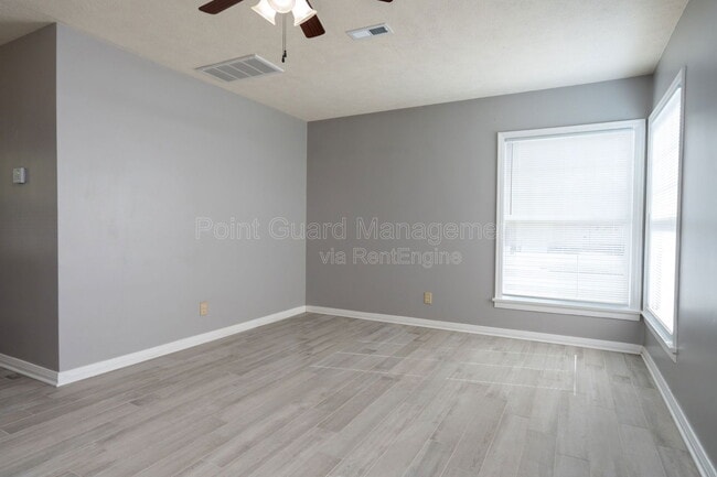 Building Photo - 4722 E Elm St