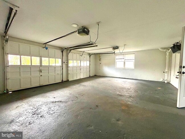 Building Photo - 381 Upper Gulph Rd