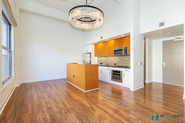 Building Photo - Financial District: 1 bed + Den/Office w/ ...
