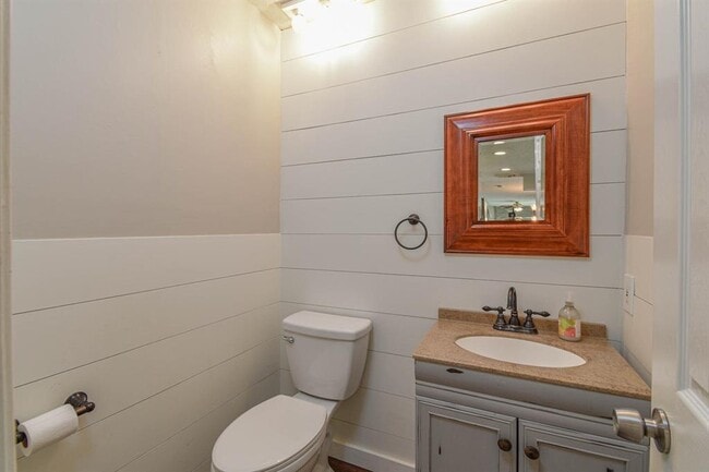 Building Photo - 15419 Swan Creek Dr