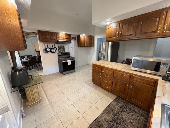 Building Photo - 1016 NE Quincy St