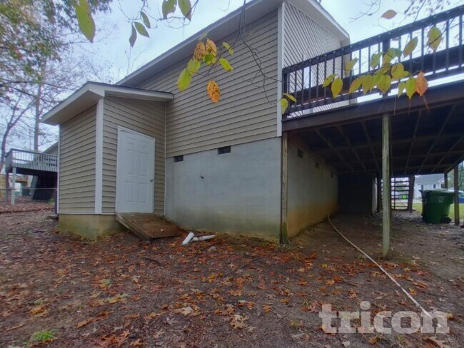 Building Photo - 120 Stockland Rd