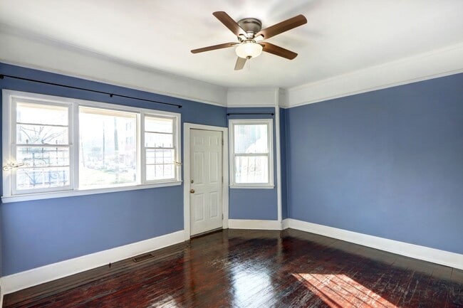 Building Photo - 4 Bedroom house---walk to Forsyth in 15 minutes