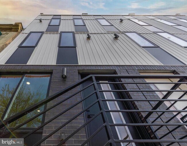 Building Photo - 2121 Bellmore St