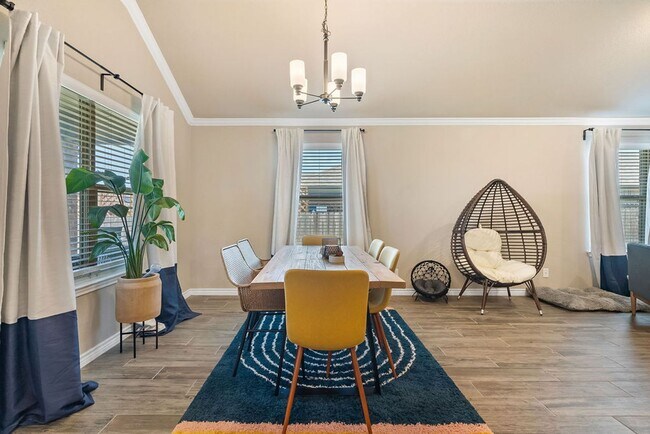 Building Photo - Half Off First Months Rent!!!