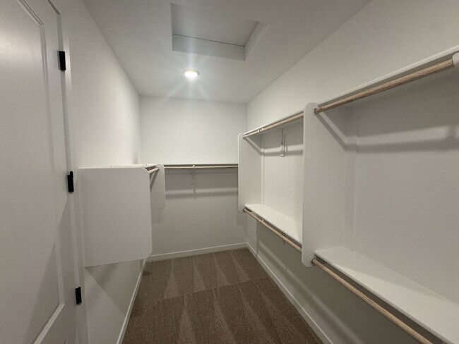 Building Photo - 23024 E Watford Dr