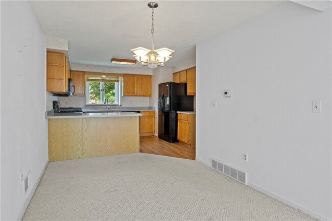Building Photo - 245 Deerhurst Ln