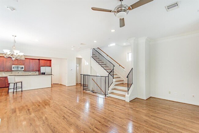 Building Photo - 5514 Crooms St