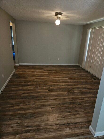 Building Photo - 125 Ray Dr