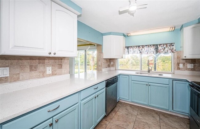 Building Photo - 3627 Grayton Dr