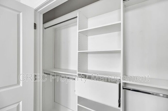 Building Photo - 691 Snow Owl Dr