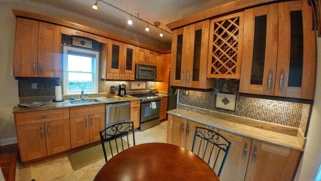 Building Photo - 311 A St NE