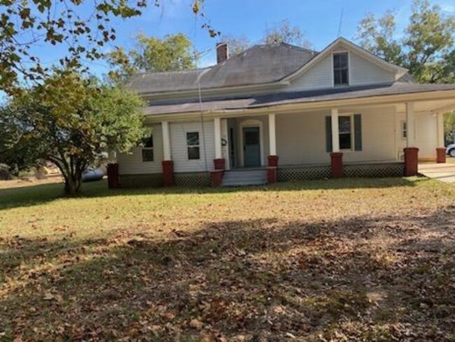 Building Photo - Enjoy a piece of history in this Vintage Farm House