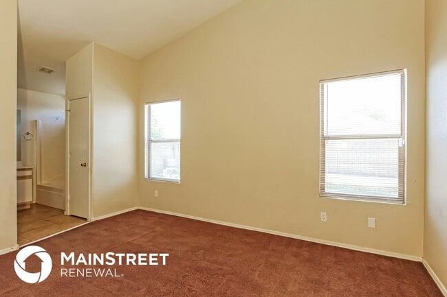 Building Photo - 8923 W La Reata Ave