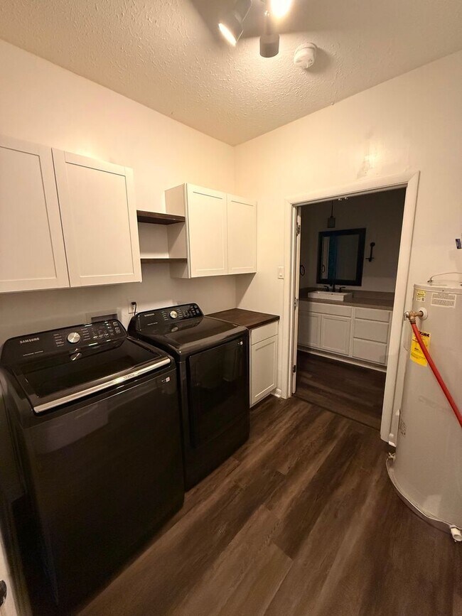 Building Photo - 154 Spivey Rd