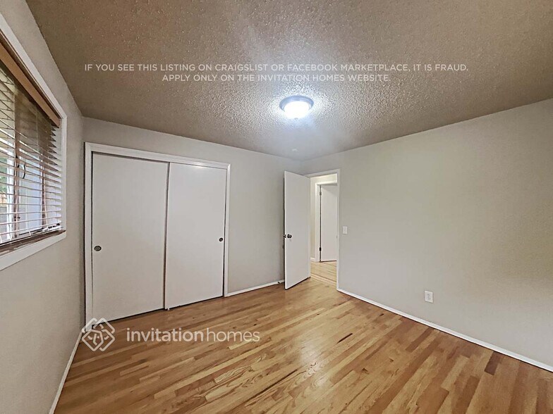 Building Photo - 6605 S 127th Pl