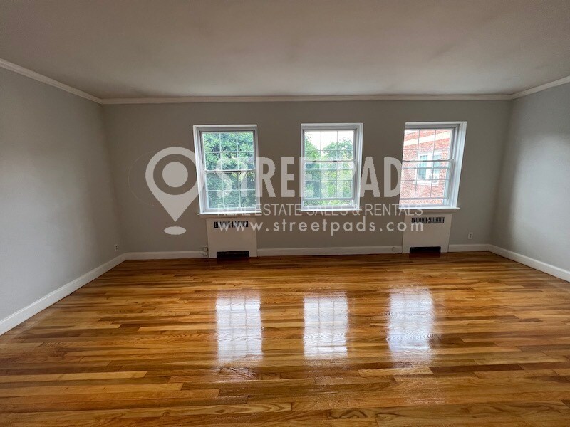 Building Photo - 1153 Beacon St