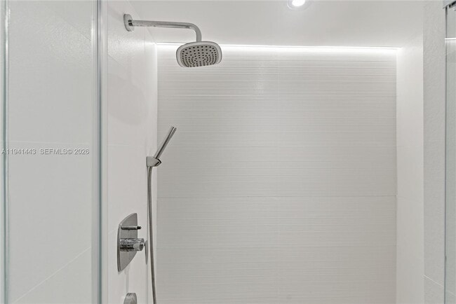 Building Photo - 3598 Yacht Club Dr