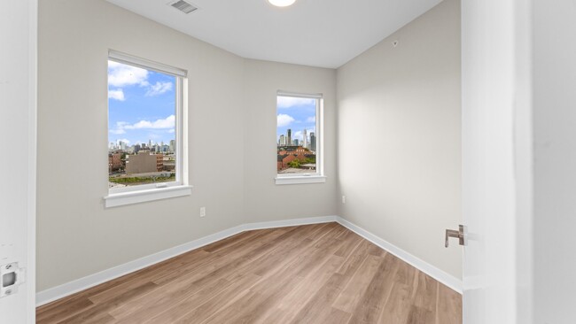 Building Photo - 475 Communipaw Ave