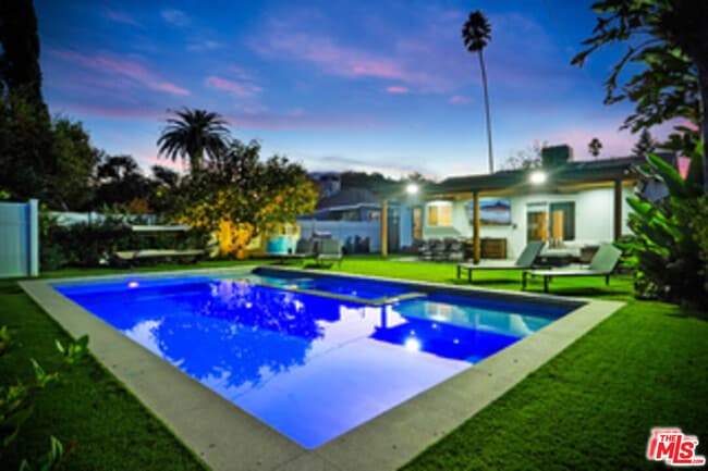 Building Photo - 5630 Gentry Ave