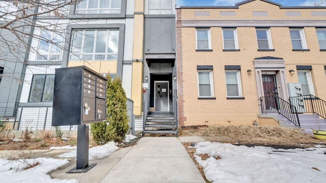 Building Photo - 1658 K St NE