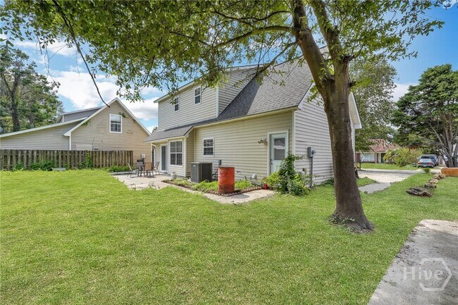 Building Photo - 11 Ropemaker Ct