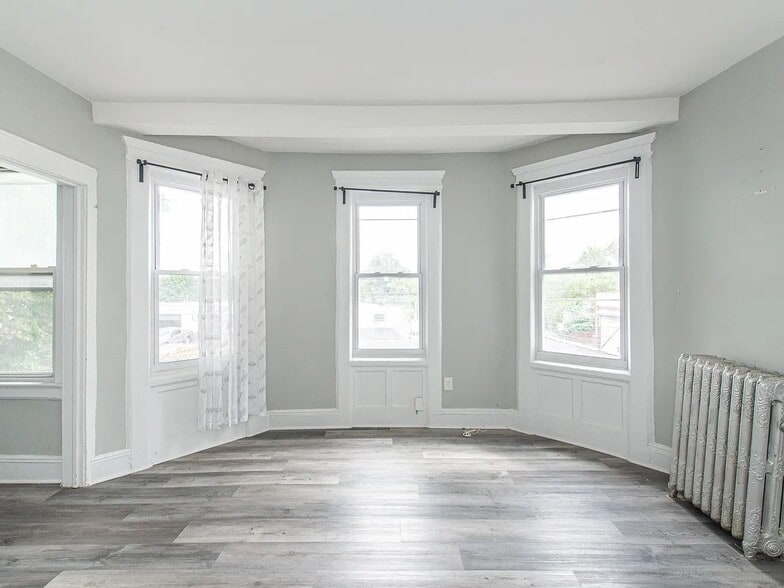 Building Photo - 68 Mill St