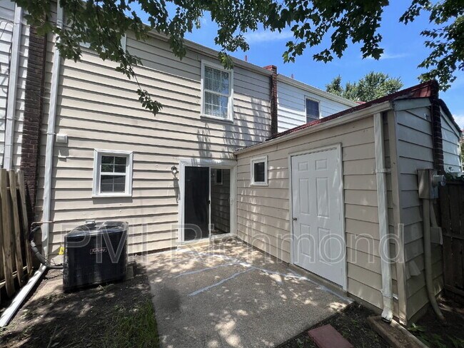 Building Photo - 307 Cedarwood Rd