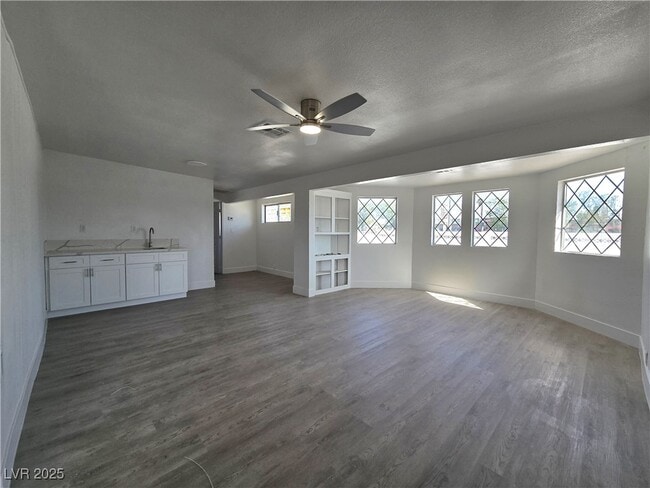 Building Photo - 4001 Via Vaquero Ave