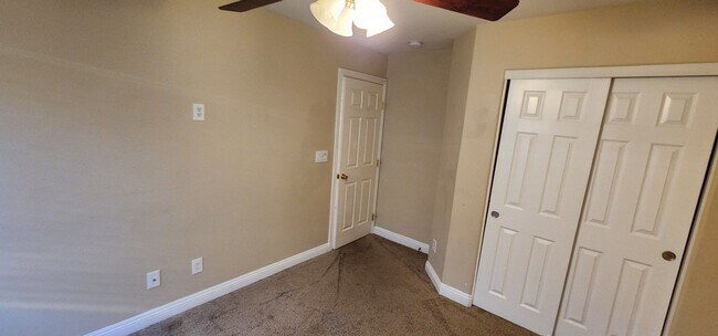 Building Photo - Great single Story Home in Southwest locat...