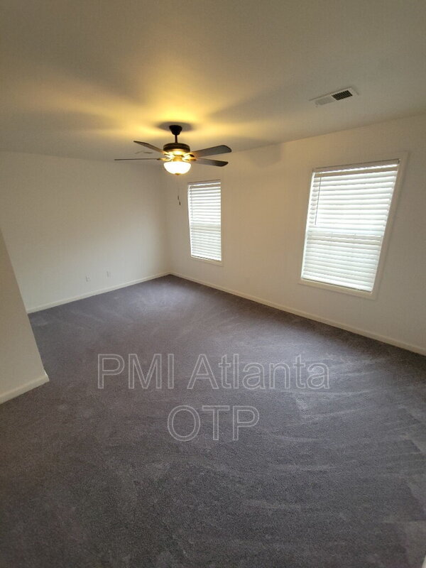 Building Photo - 1782 Millview Dr NE