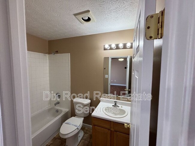 Building Photo - 6729 Fayetta Dr