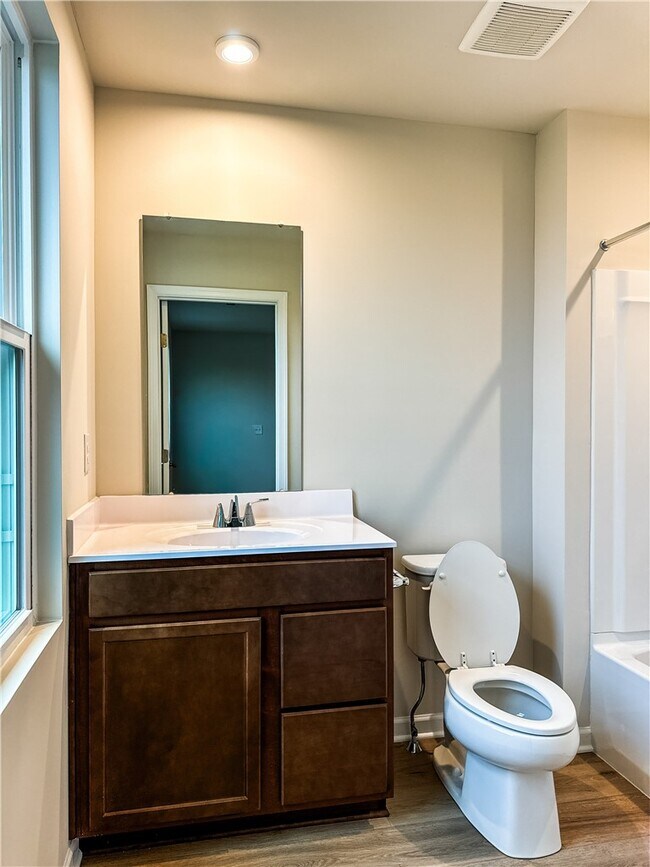 Building Photo - 16 Trailhead Rd