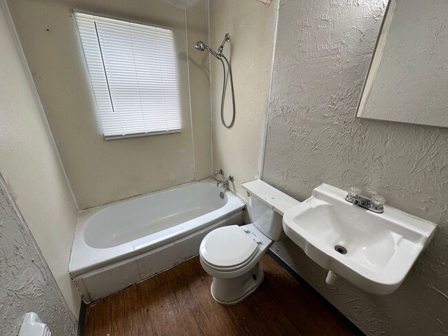 Building Photo - Updated 2 Bed 1 Bath in Blanchard!