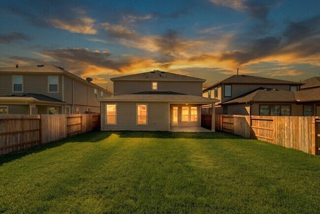 Building Photo - 14626 Hemlock Knl Ln