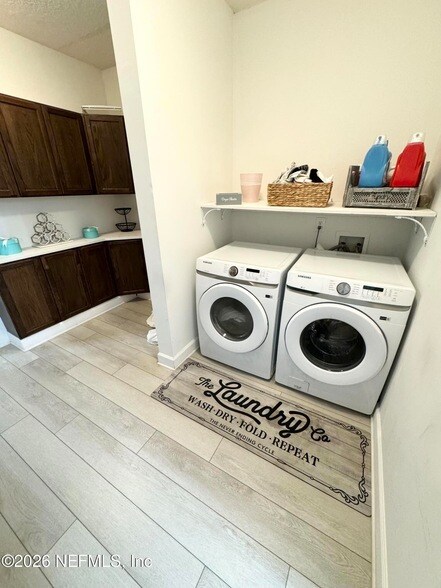 Building Photo - 955 Churchhill Ln